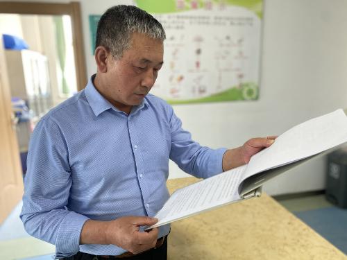 我心向党丨默默奉献37年，他说自己很幸福