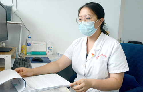 舍小“卫”大，她让爱与坚守同行