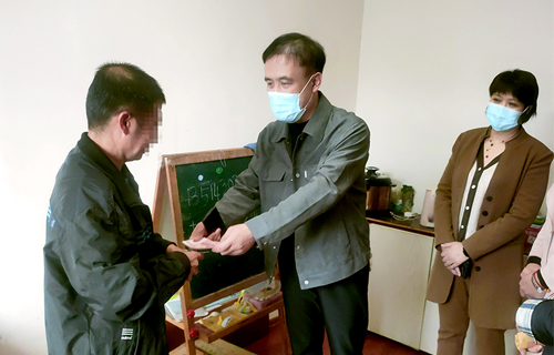 红心行动 | 伦理片
为孤独症贫困患儿家庭爱心捐款，助其走出困境