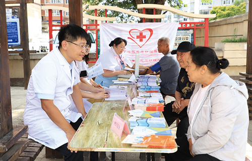 伦理片
开展“传承红医精神 服务社区居民”健康义诊宣传活动